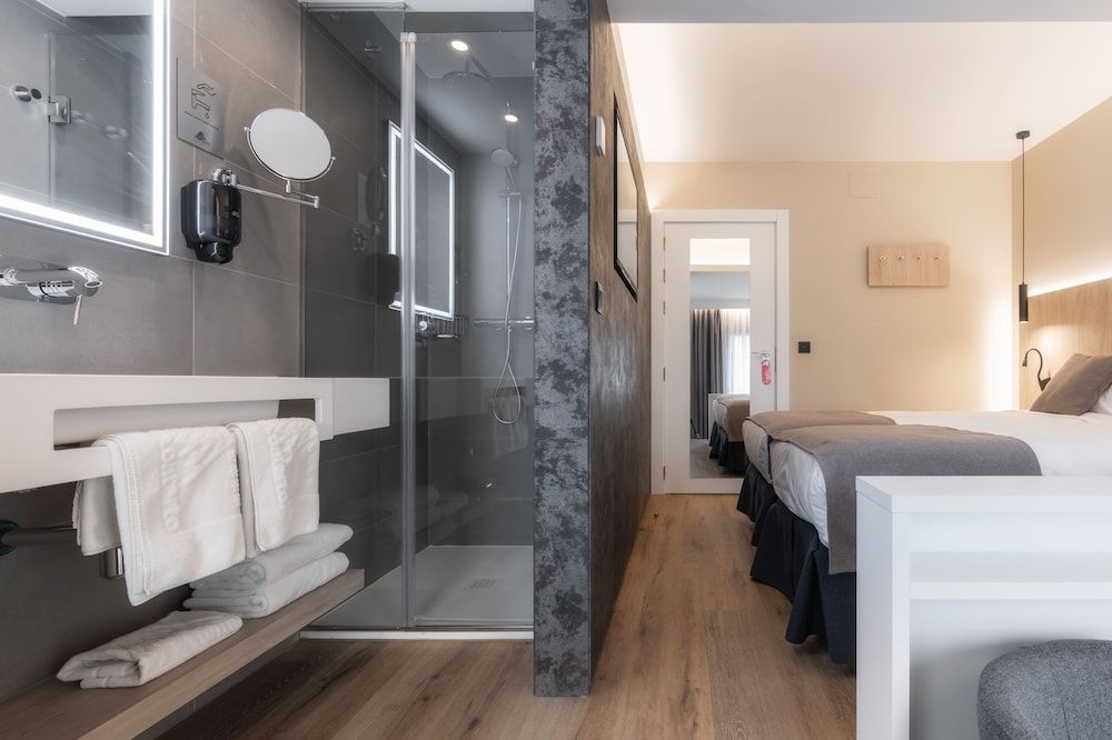 Hotel Montarto Double Room 7