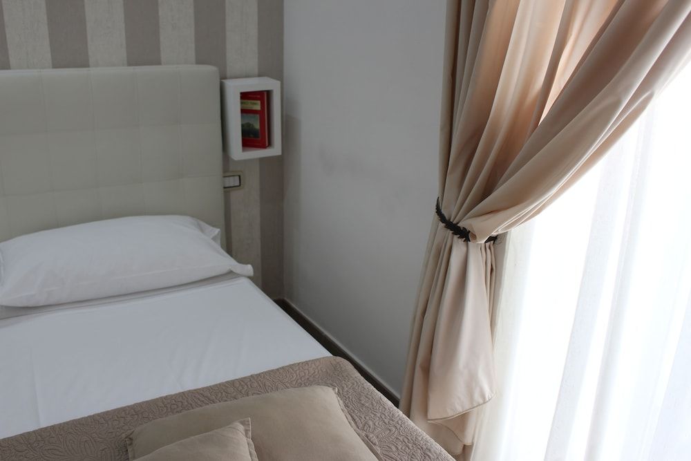 Philip Royal Double Room (2) 4