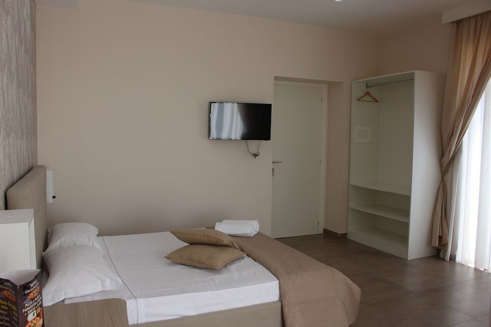 undefined Philip Royal 4