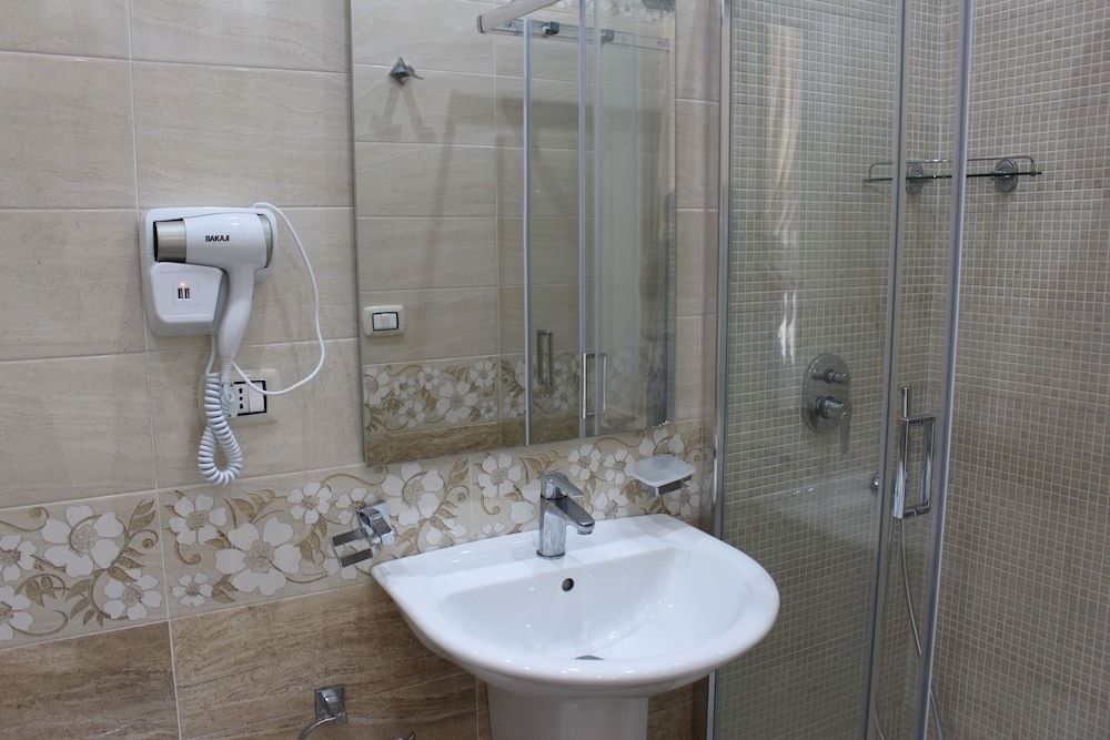 Philip Royal Double Room (2) 7