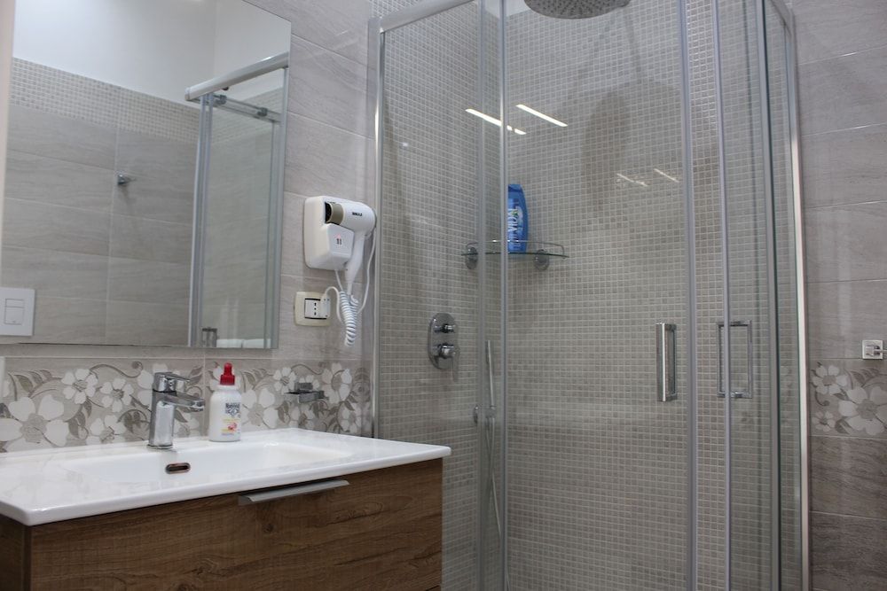 undefined Philip Royal 10