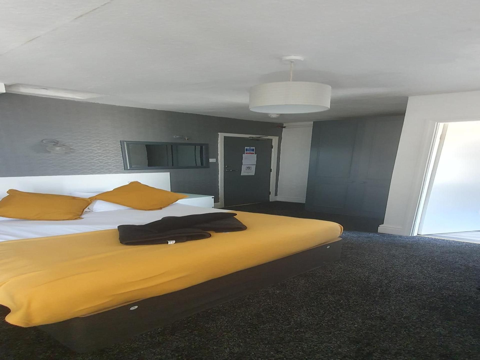 undefined South Beach Kings Promenade Hotel 3