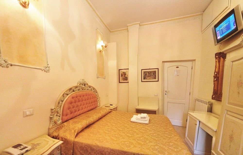 Imperial Rooms Standard Double or Twin Room 7