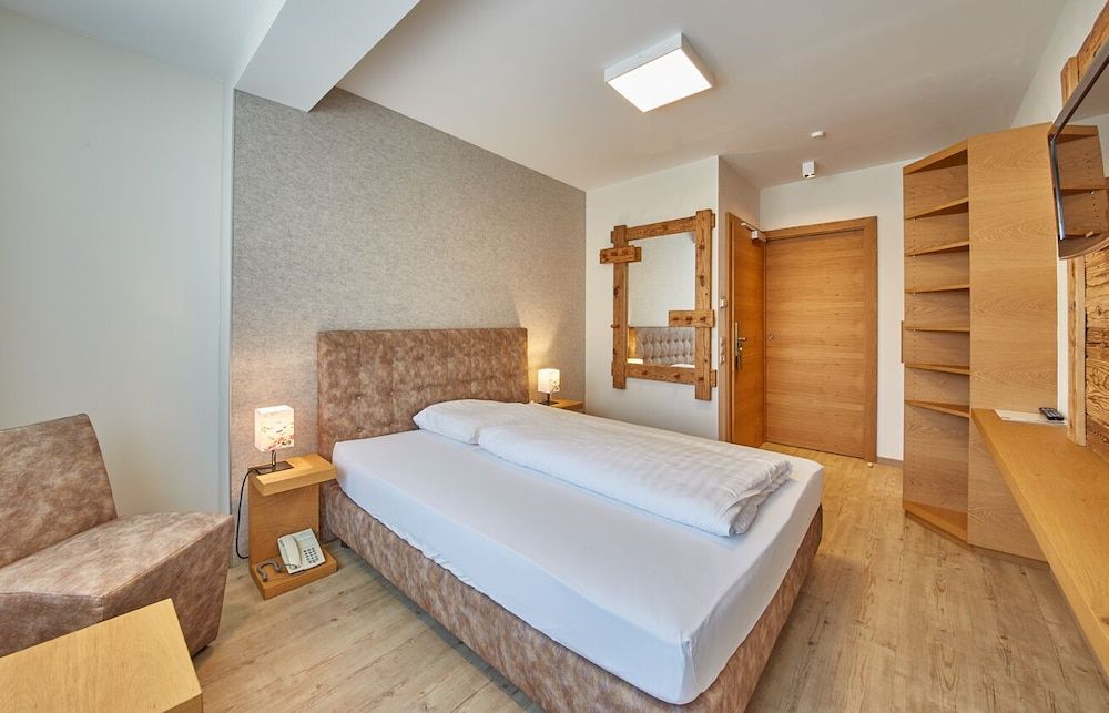 Single Room, Balcony