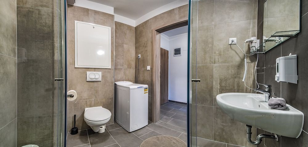 Nova City Apartments Deluxe Apartment, 1 Bedroom 6