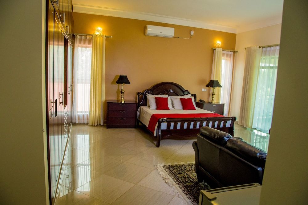 Lake Point Villa Executive Room 4