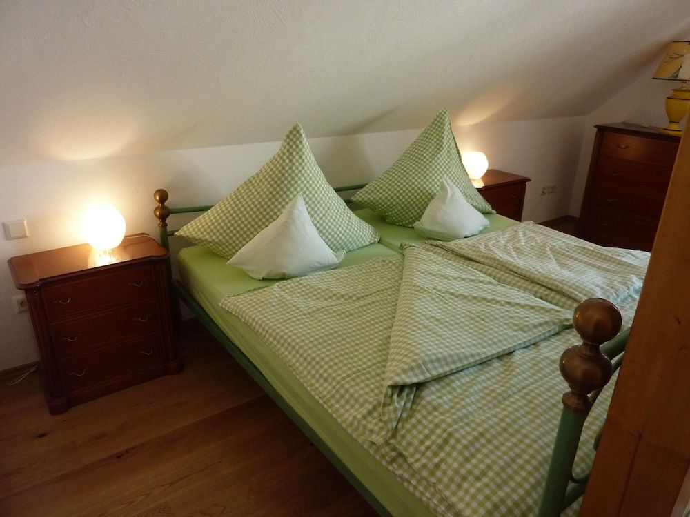 Deluxe Apartment (4 Person)
