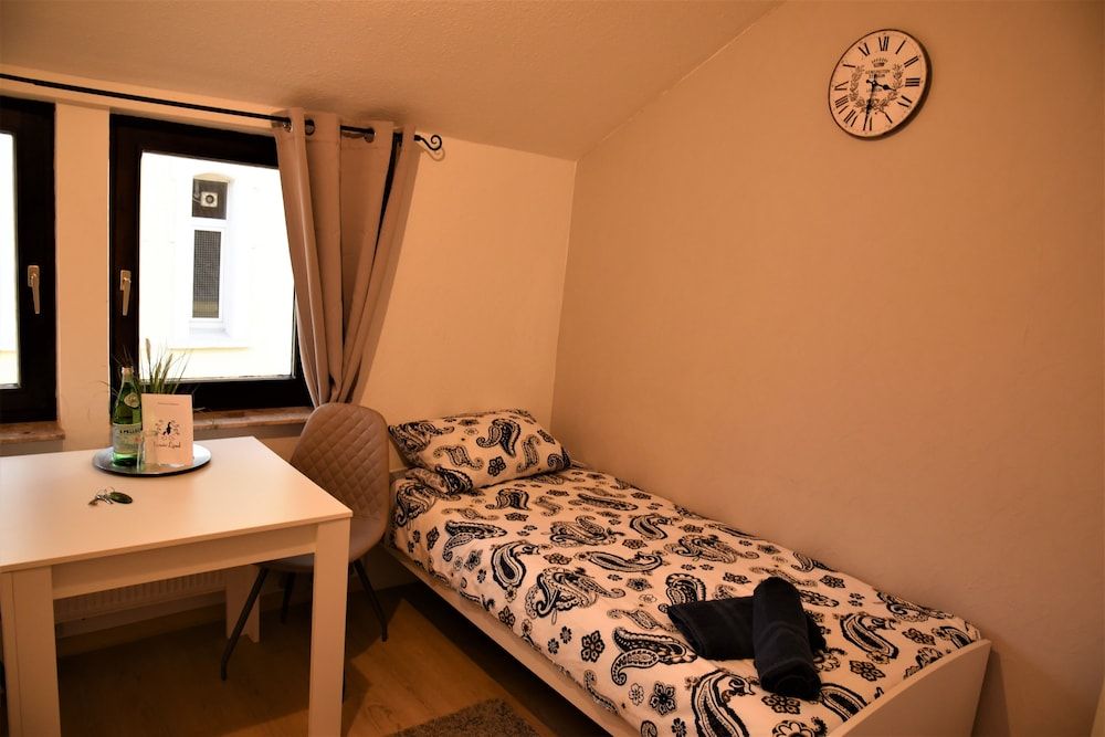 Gästeliesel Göttingen Triple Room (Grimm) 3