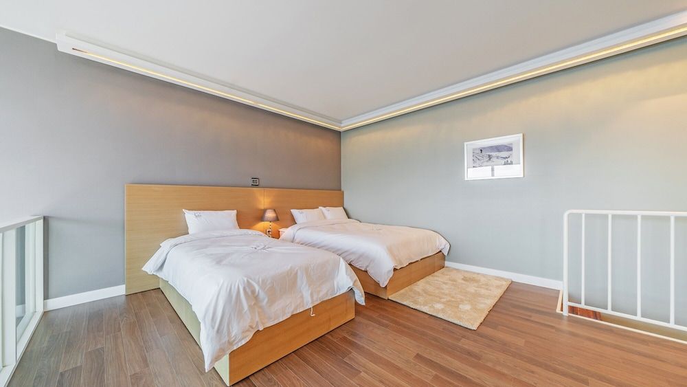 Namhae Lounge 32 Resort B Room (B_202) 2
