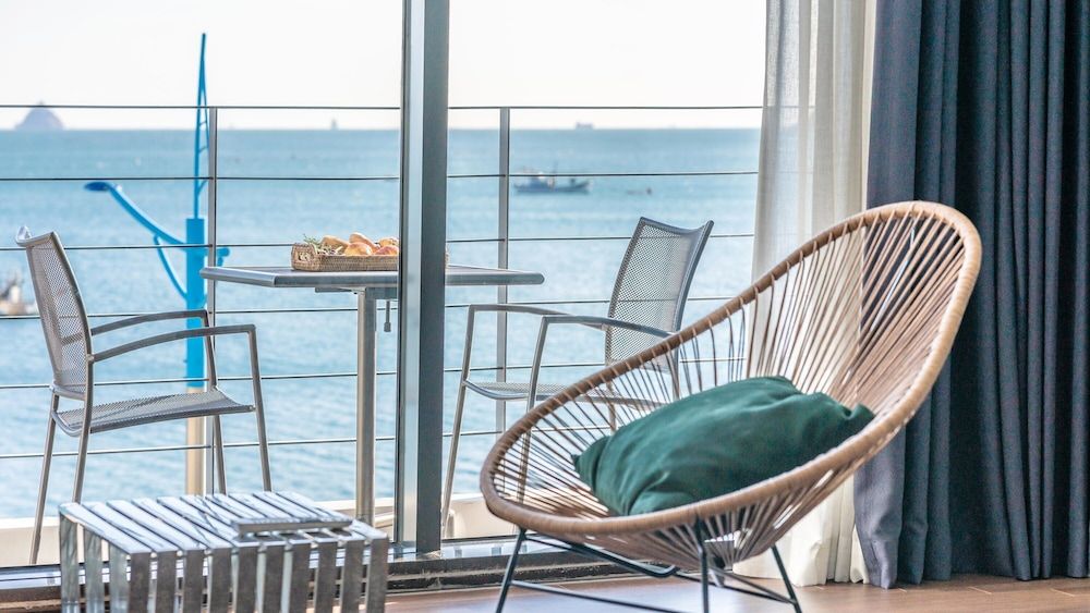 Namhae Lounge 32 Resort B Room (B_201) 2