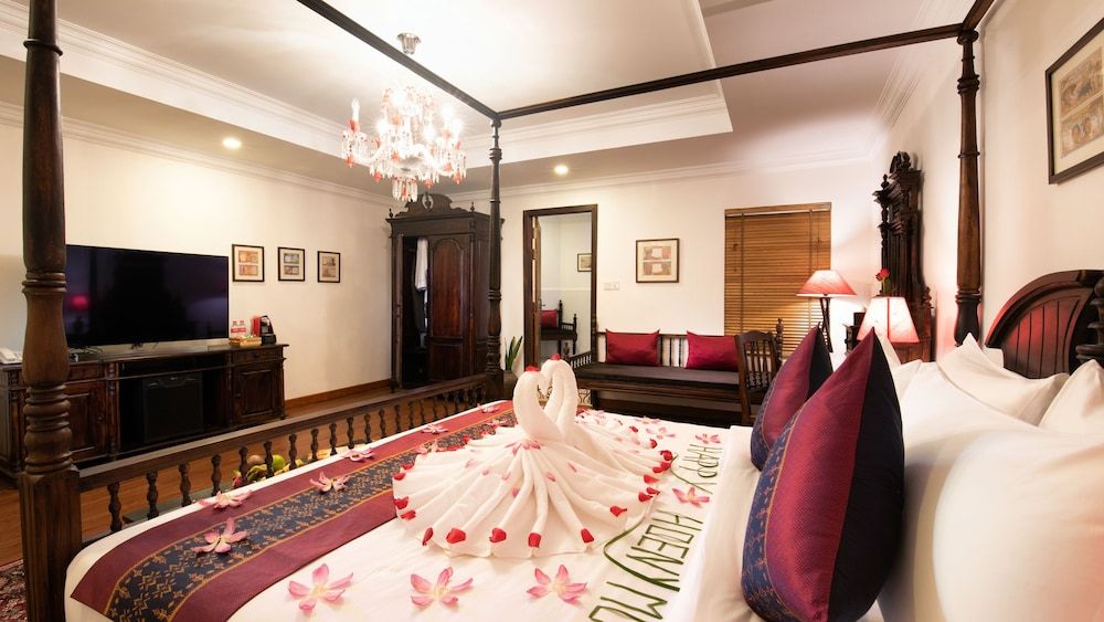 undefined Mane Colonial Classic 8