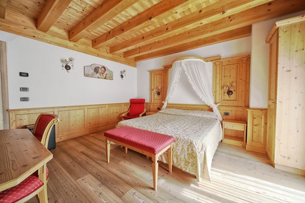 Basic Double Room, 1 Queen Bed, Terrace