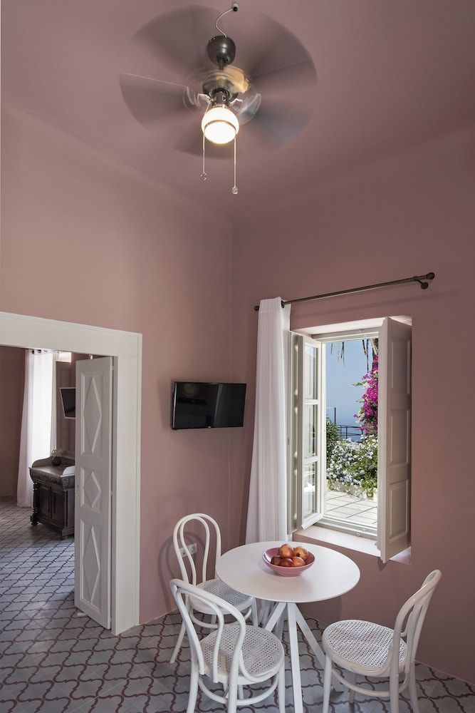 Dimael Mansion Suite (Red) 11