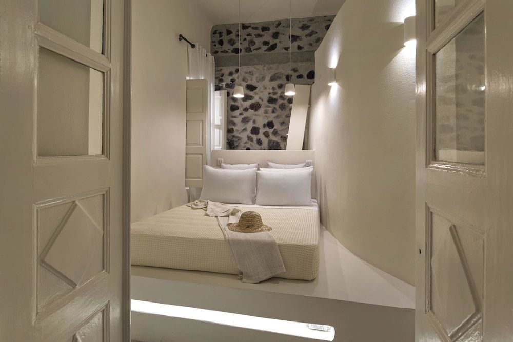 Dimael Mansion Suite, Multiple Beds (White) 4