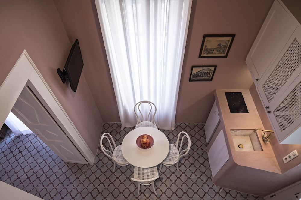 Dimael Mansion Suite (Red) 10