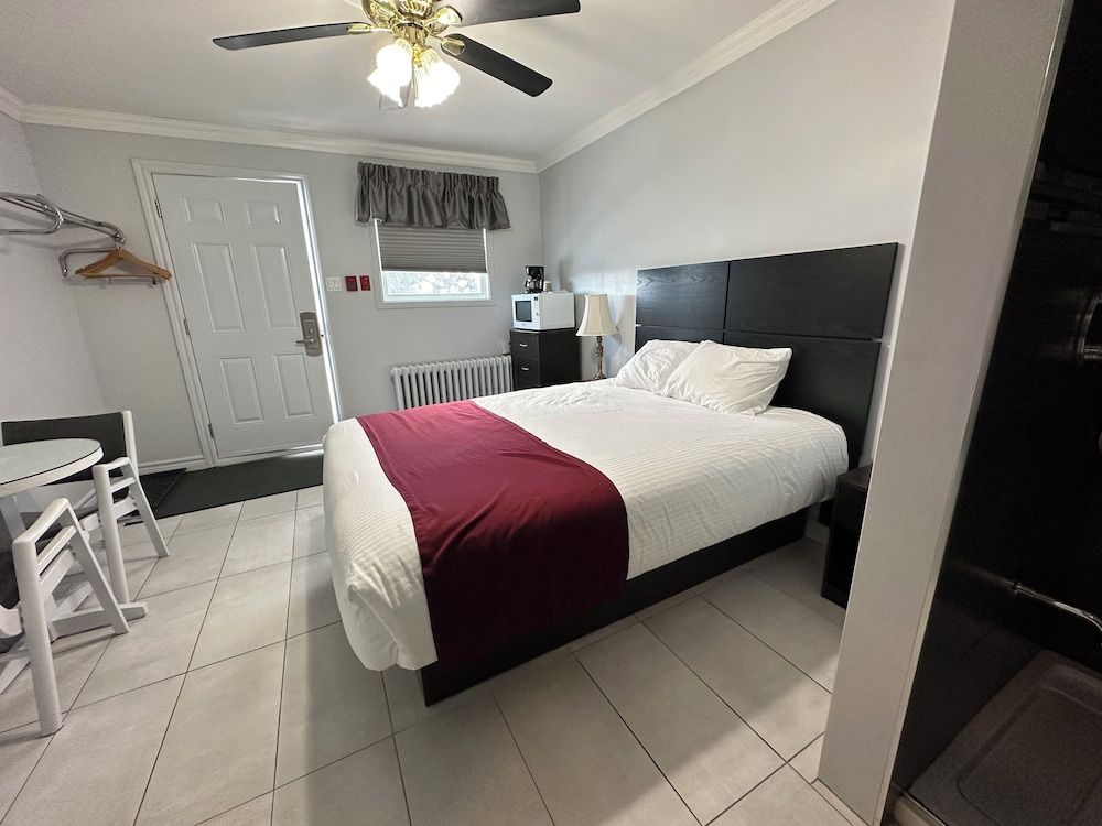 Motel Le Refuge Superior Room, 1 Queen Bed 2