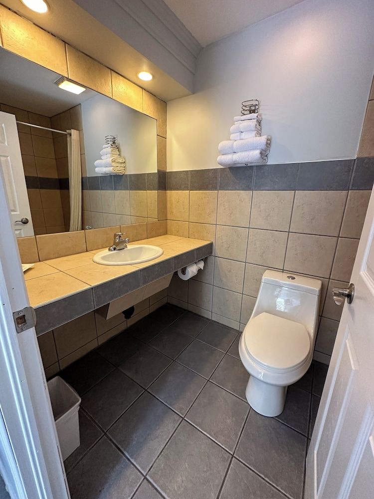 Motel Le Refuge Standard Room, 2 Double Beds 5