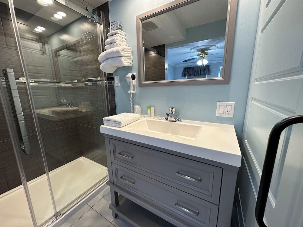 Motel Le Refuge Superior Room, 1 Queen Bed 4