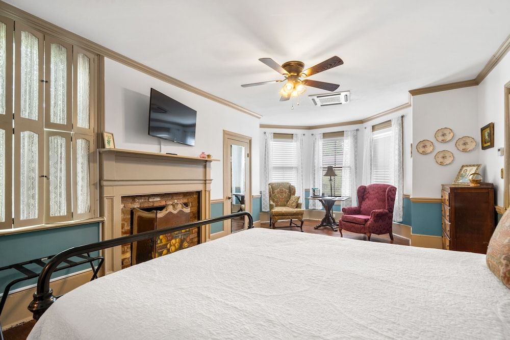 The Inn on North Jefferson Room, 1 Queen Bed 3