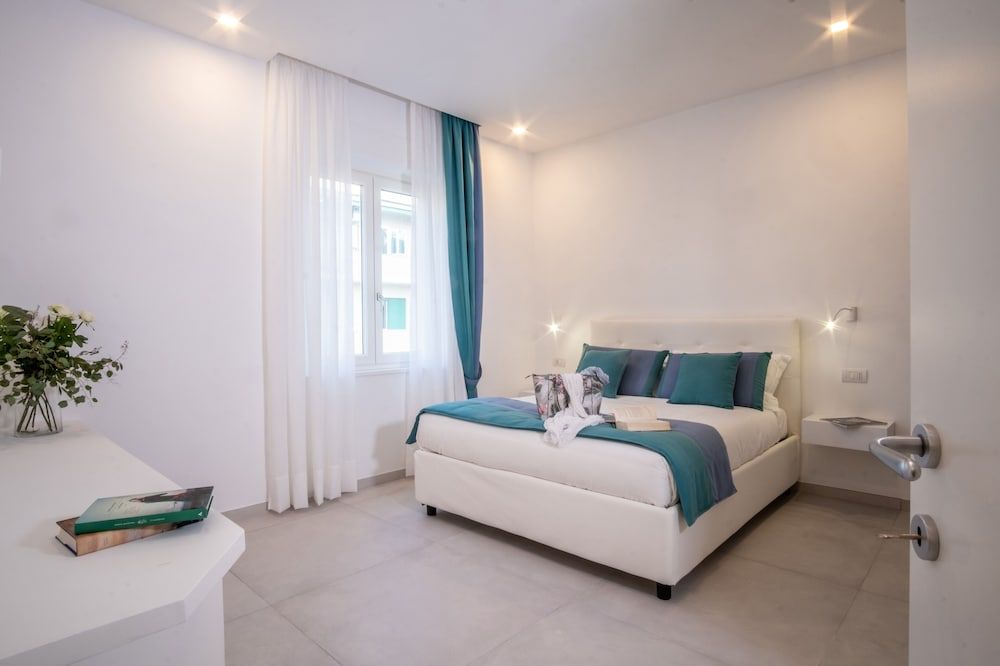 undefined Family Apartment in Sorrento Centre 3