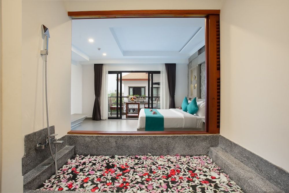 Khmer Mansion Residence Deluxe Double Room, 1 King Bed 5