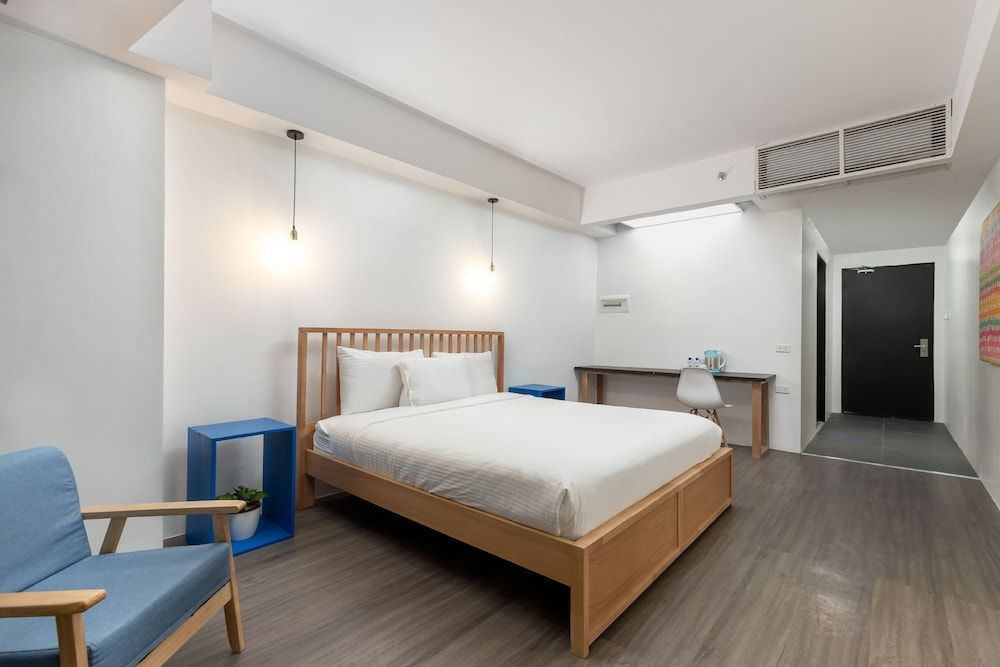 Draper Startup House for Entrepreneurs - Hostel Superior De Luxe Room ( King Bed with Balcony ) 2