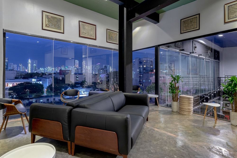 Executive Lounge