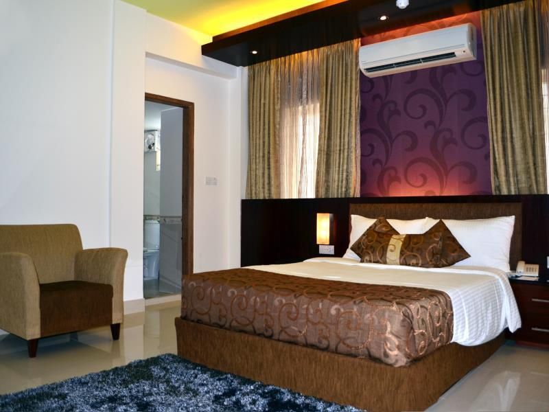 undefined La Villa Western 5