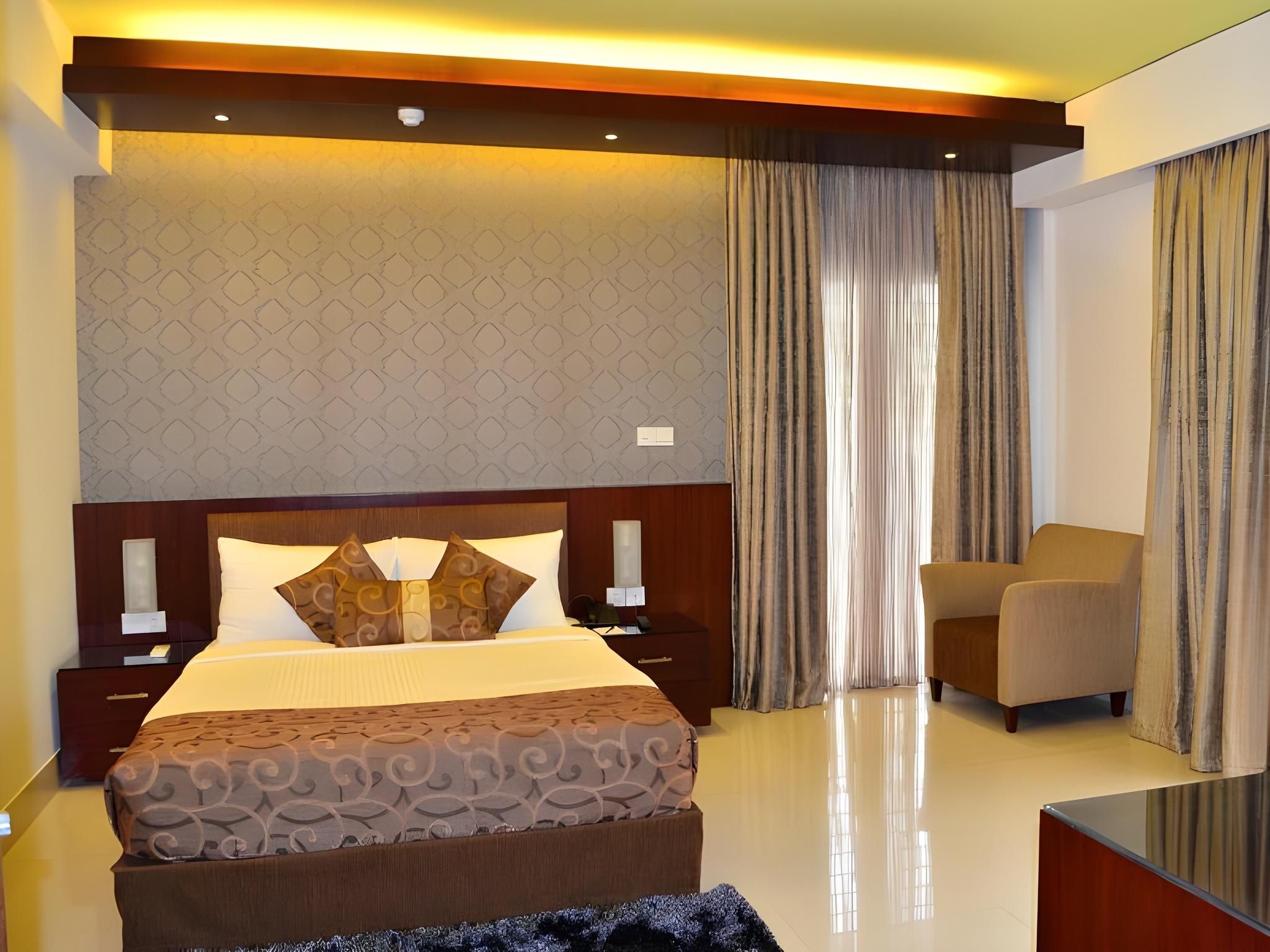 undefined La Villa Western 3