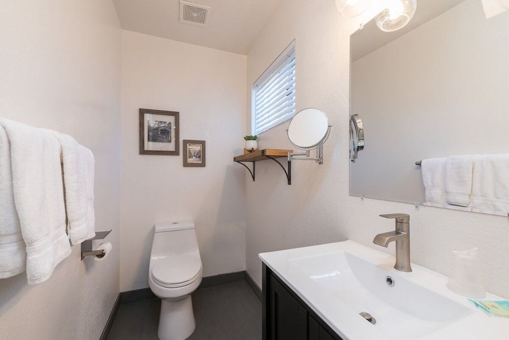 Shell Beach Inn Room 8 - Double / Double Room 4