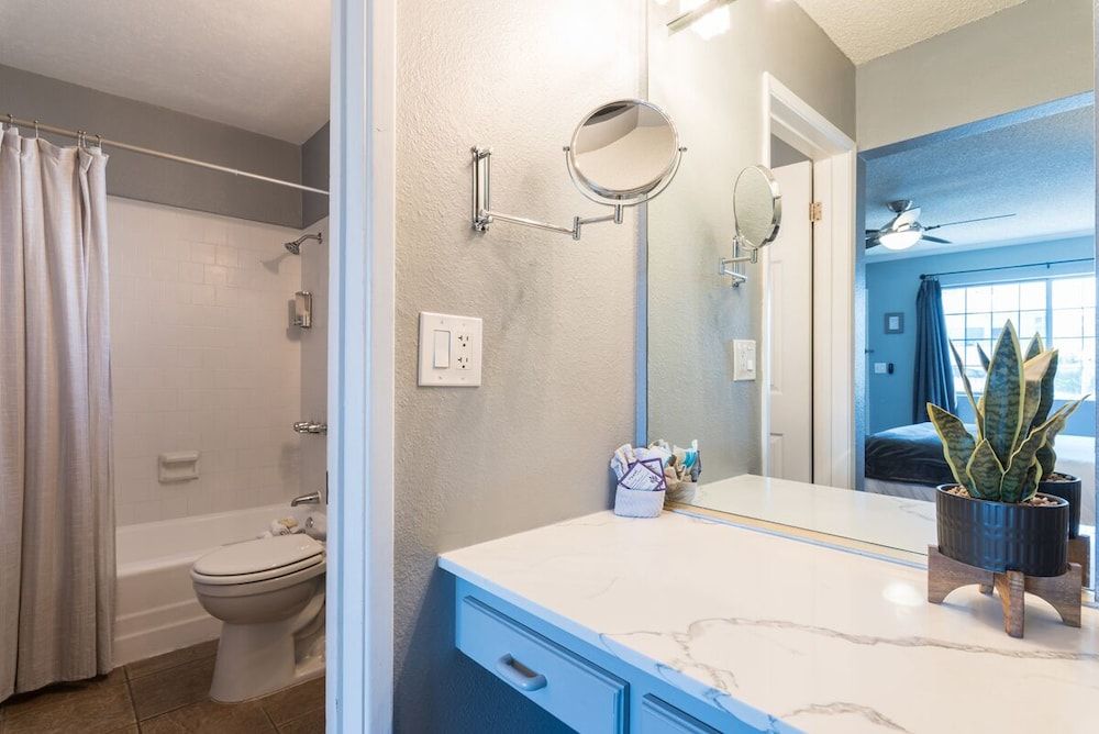 Shell Beach Inn Room 3 - King Room 6