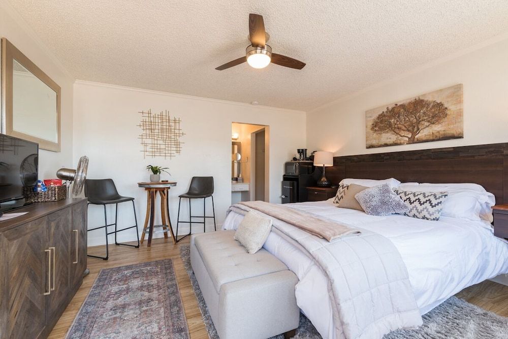 Shell Beach Inn Room 2 - King Room