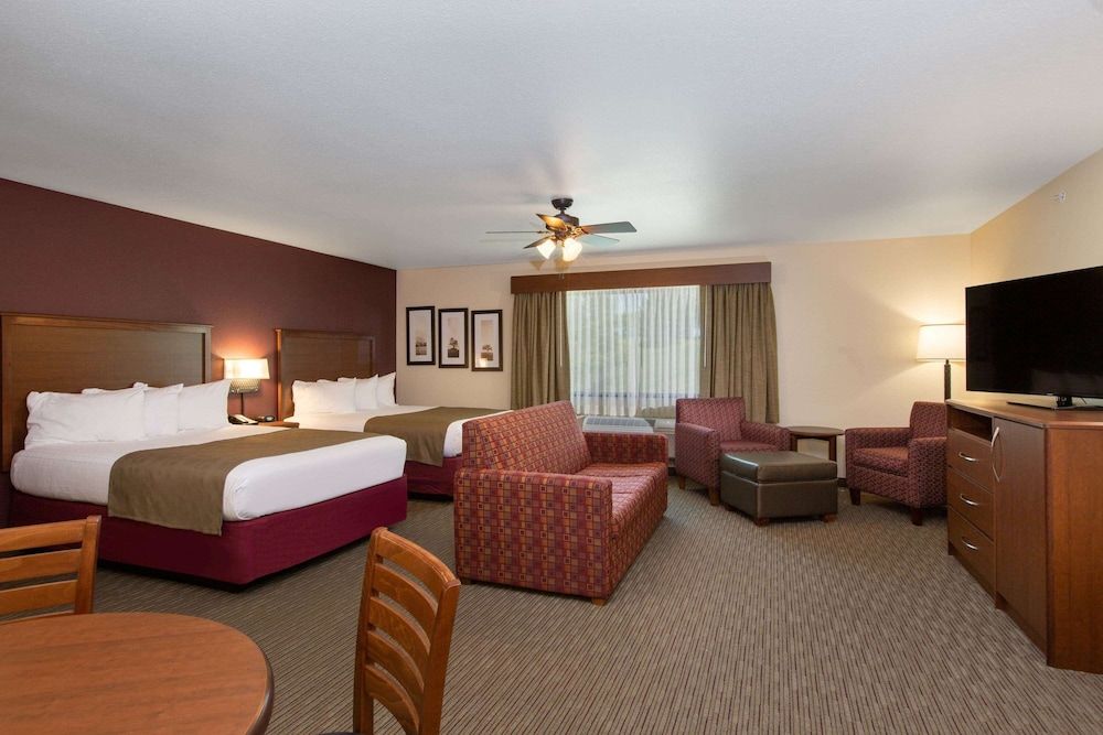 Suite, 2 Queen Beds, Non Smoking