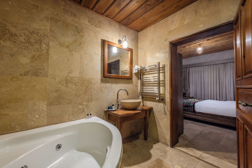 My Story Cave Hotel Deluxe Room, Jacuzzi 9