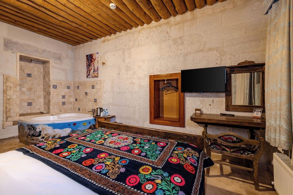 My Story Cave Hotel Deluxe Room, Jacuzzi 2