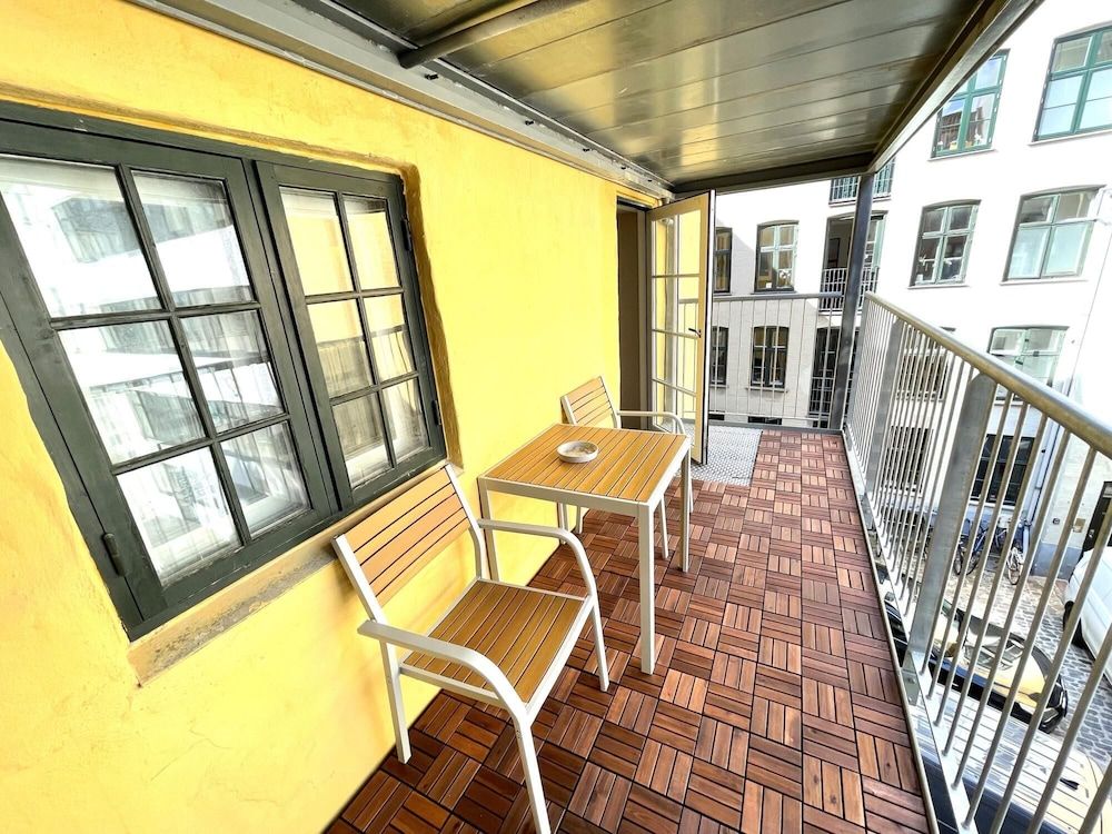 Cozy Apt w Balcony in the Heart of Copenhagen Apartment 79