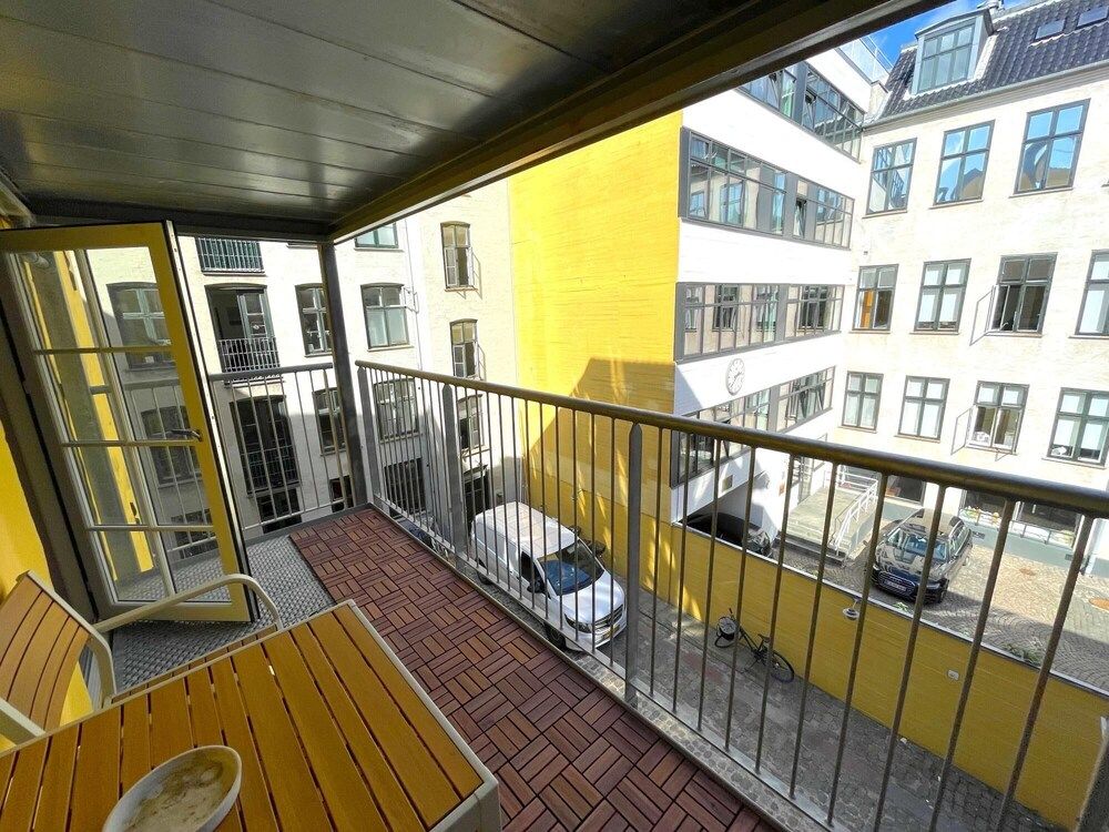 Cozy Apt w Balcony in the Heart of Copenhagen Apartment 80