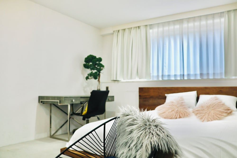 The Root2 Hotel Junior Suite Room 102 5