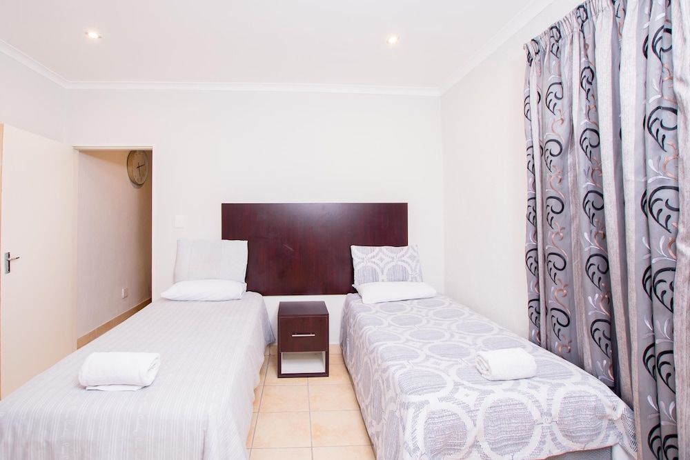 Prestigious Apartments Prestigious Apartments Down Stairs 2