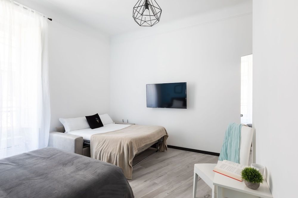 A World Aparts - The Artist's Suite Apartment, 2 Bedrooms 11