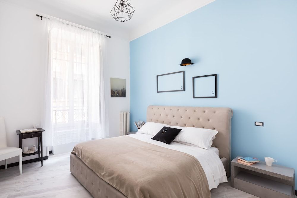 undefined A World Aparts - The Artist's Suite 9