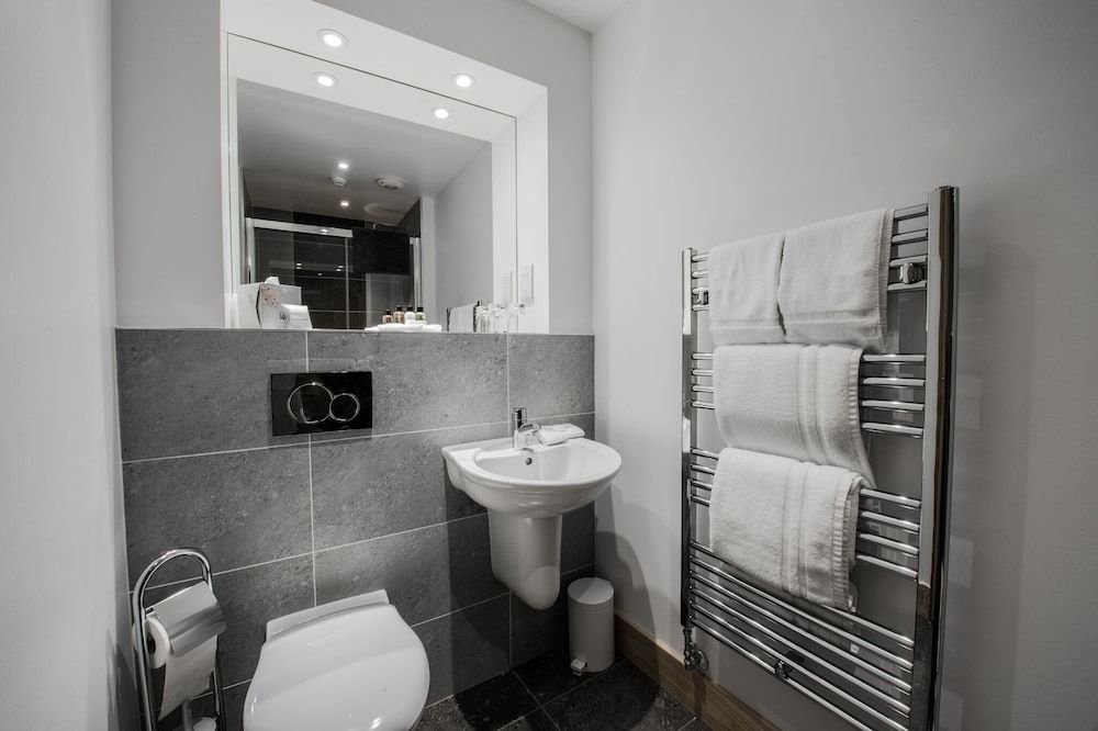 Seaview Hotel Standard Double Room, 1 King Bed, Partial Sea View 5