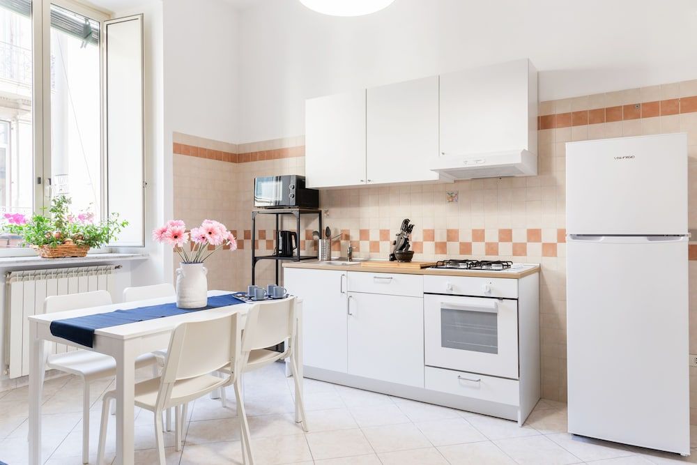 La finestra su Garibaldi Apartment, 2 Bedrooms 2