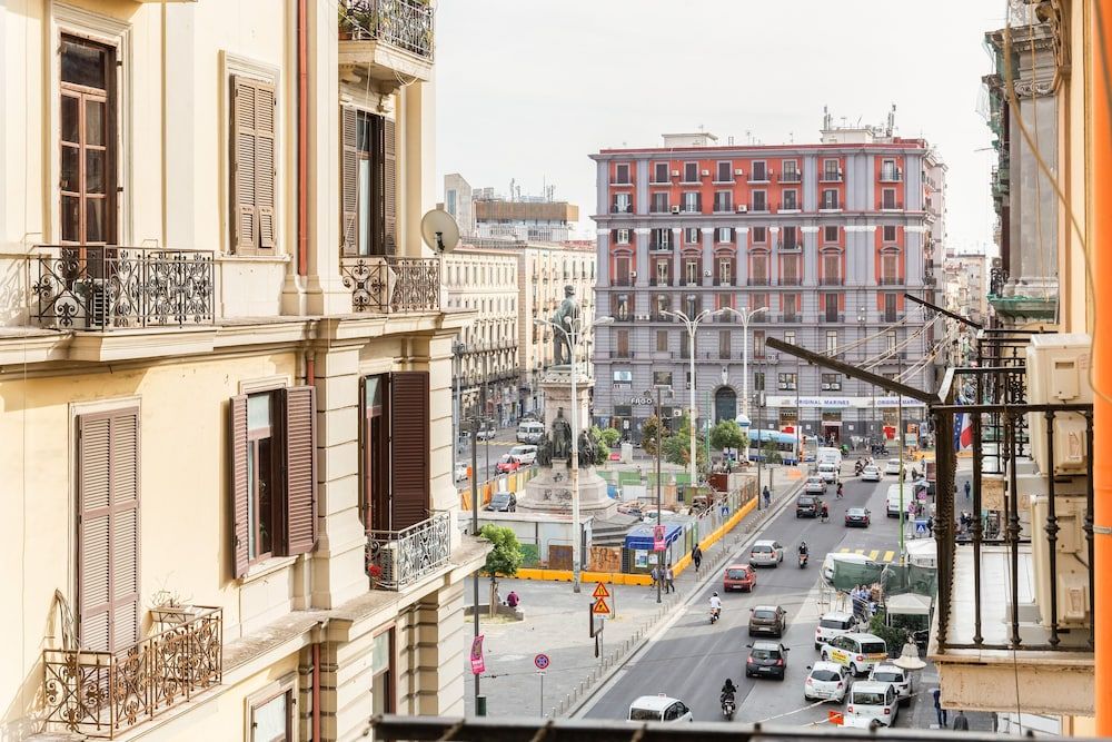 La finestra su Garibaldi Apartment, 2 Bedrooms 21