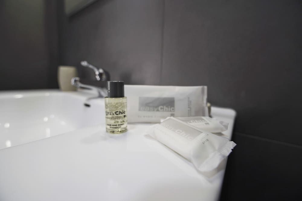 La Chambre Deluxe Quadruple Room 16