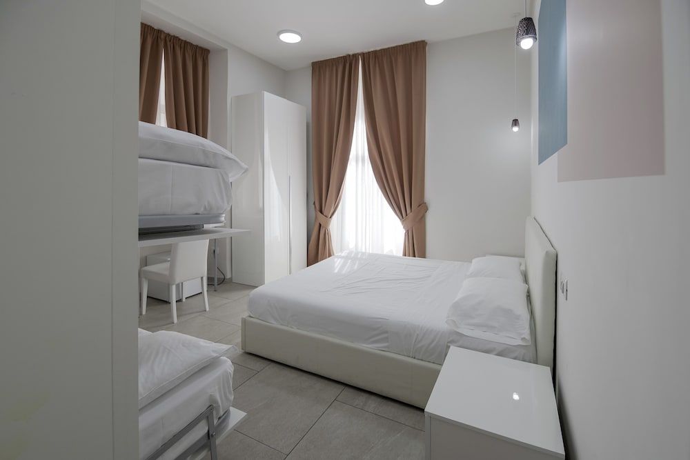 La Chambre Deluxe Quadruple Room 3