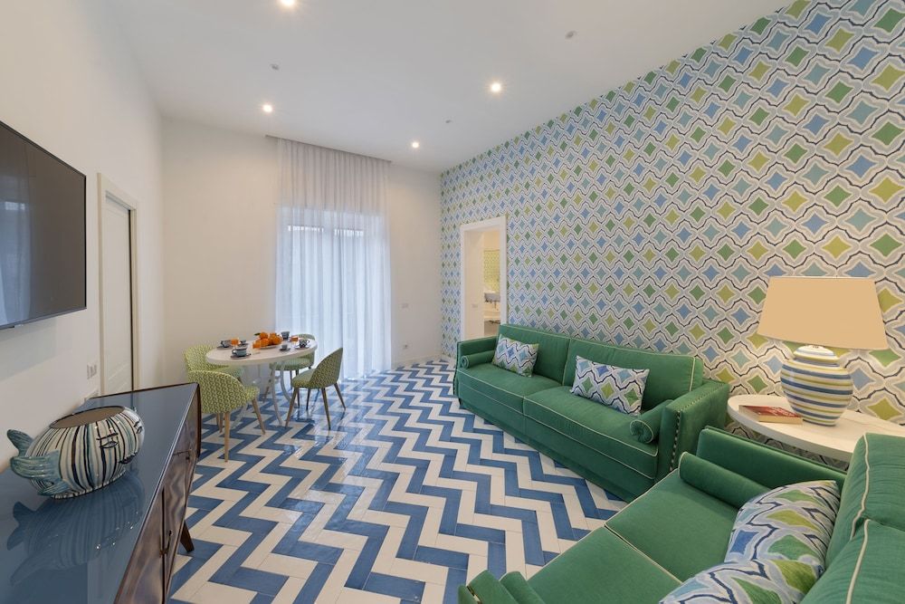 Luxury Four Bedroom Home Apartment, 4 Bedrooms 18