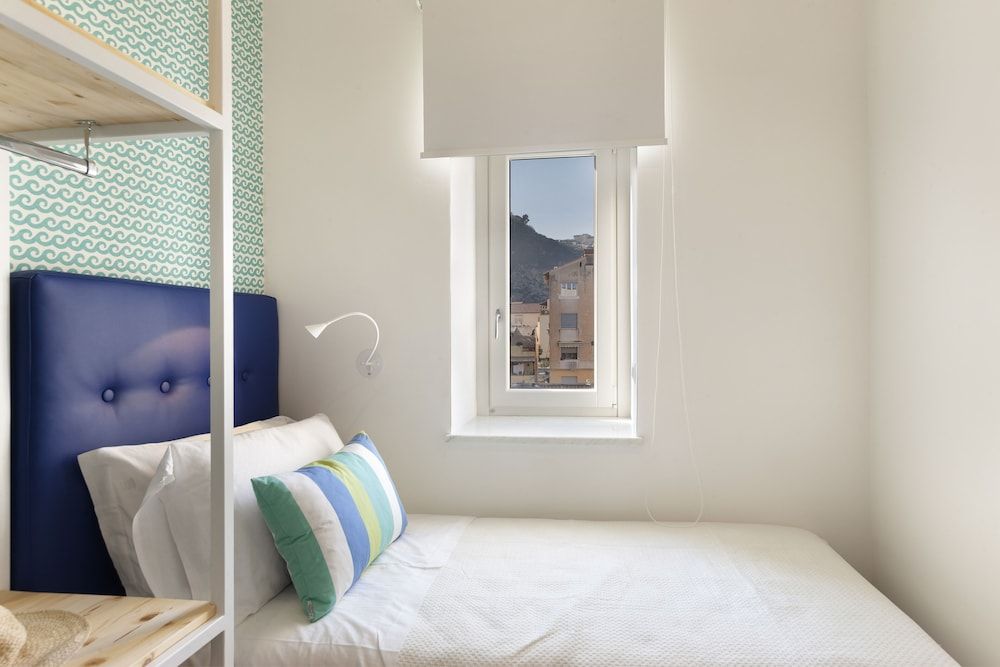 Luxury Four Bedroom Home Apartment, 4 Bedrooms 12