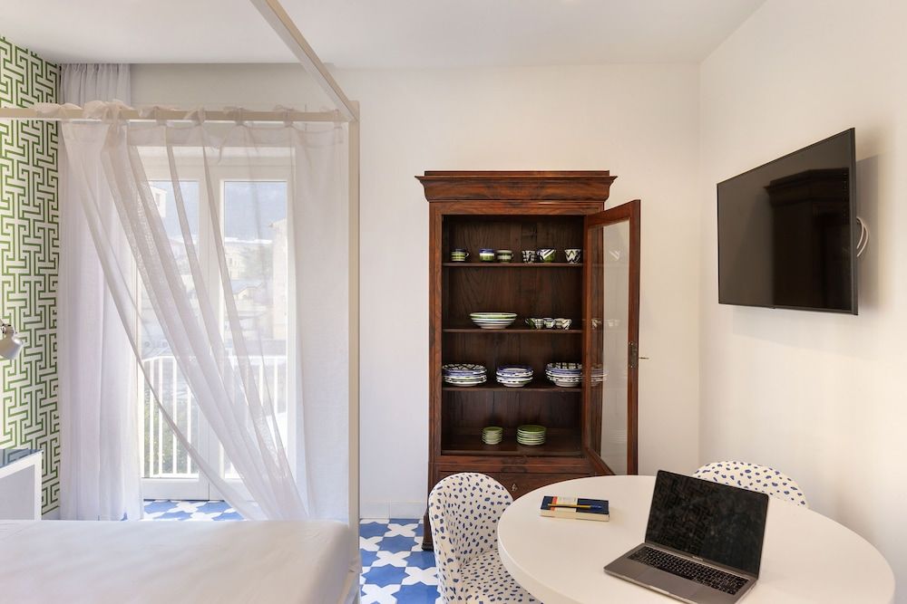 Luxury Four Bedroom Home Apartment, 4 Bedrooms 15