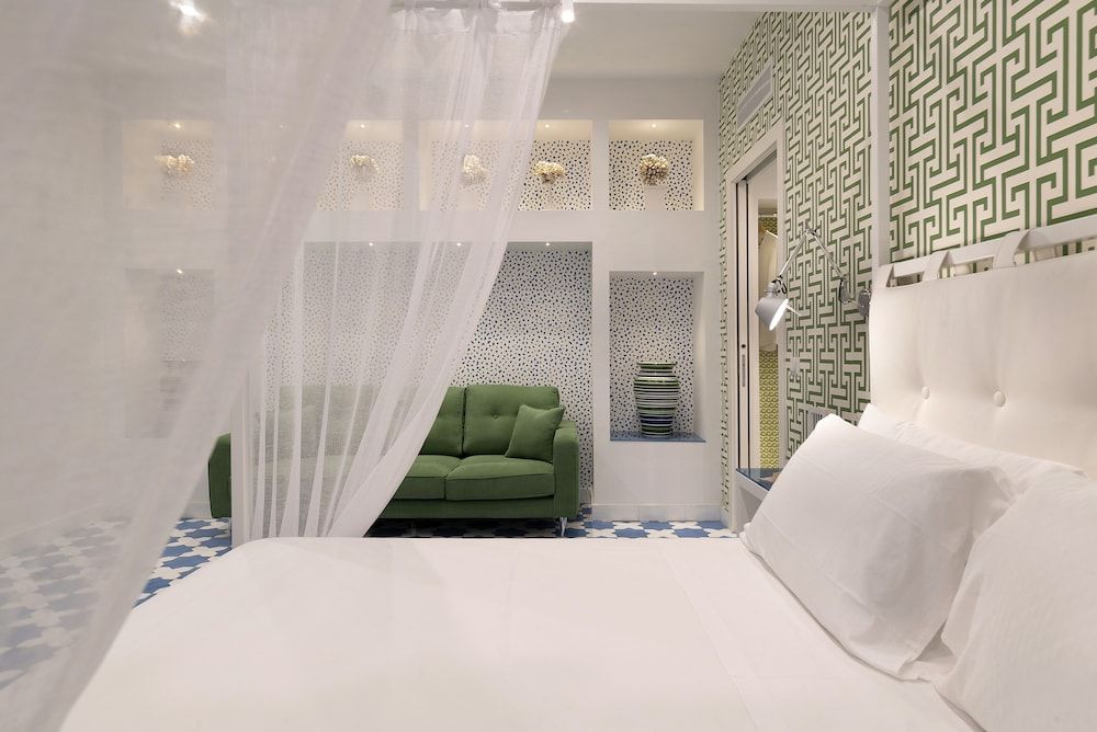 Luxury Four Bedroom Home Apartment, 4 Bedrooms 10